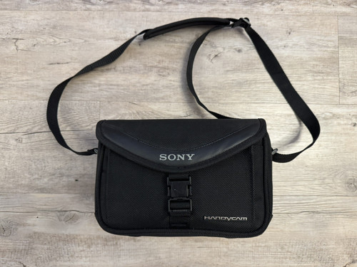 Genuine sony case - genuine, handycam